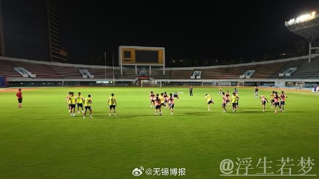 “苏超”周末再燃战火 无锡队全力备战